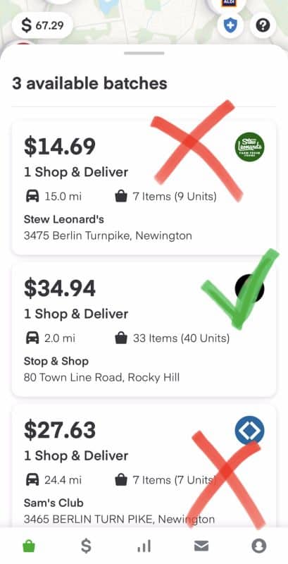 Mobile screen showing a list of three available delivery batches with earnings, with the second option selected and the first and third crossed out.