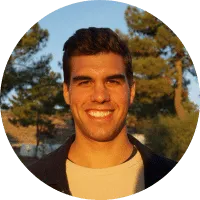 A man smiling in a circle with trees in the background, representing the influence of ecommerce brands on sustainable living.